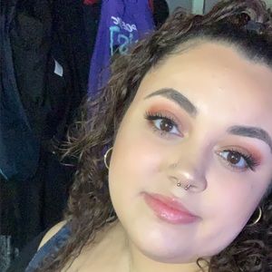 Meet your Posher, Hayley